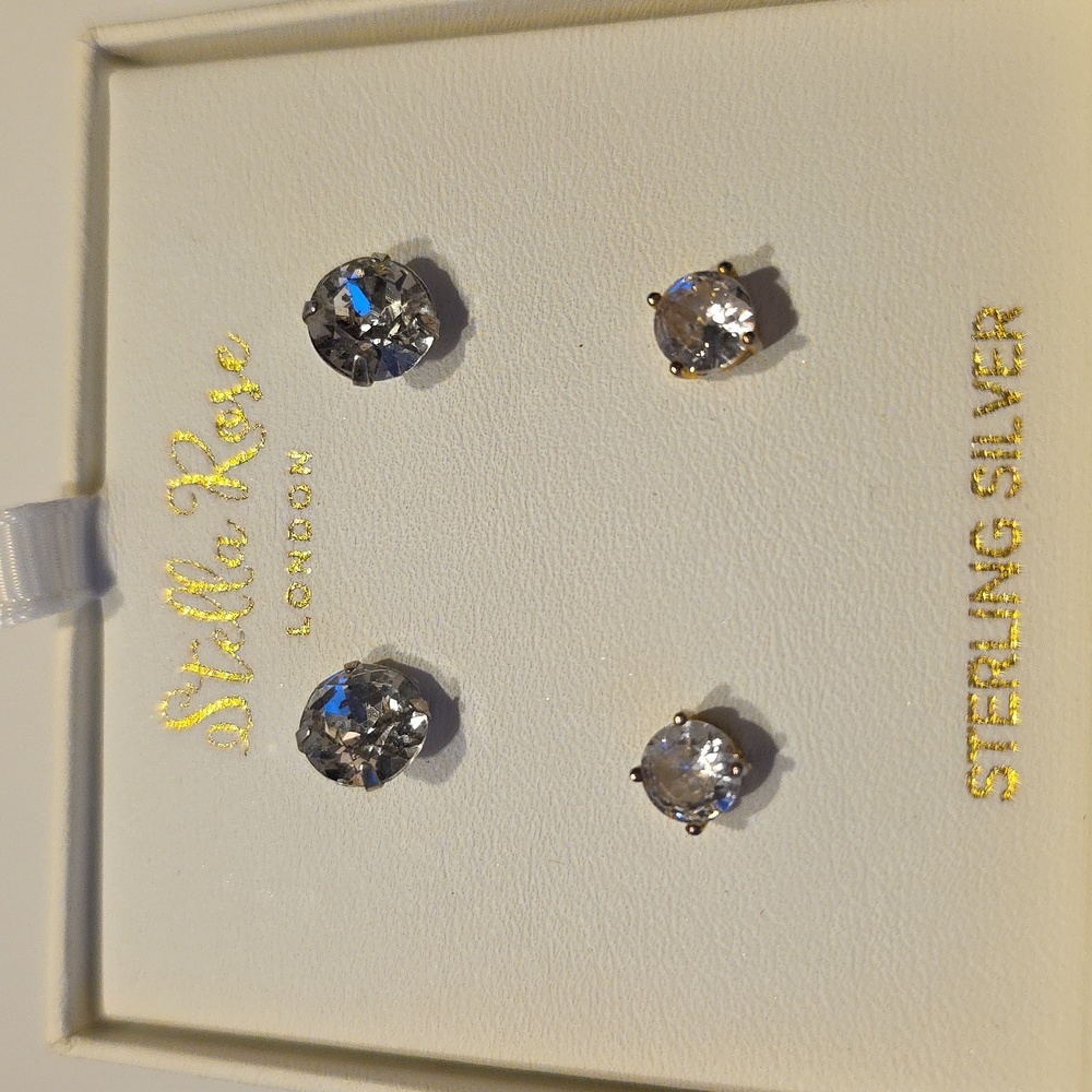 2 Pair Of Cubic Zirconia Stud Earrings Marked 925 Posts And Backs Stella Rose